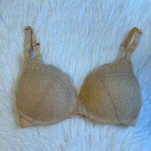 Lively Bra‎ Women Size 32DD Beige Lace Wireless Lightly Lined Back Closure